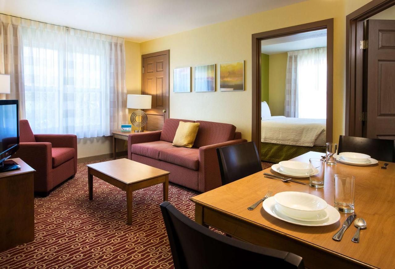 Sonesta Simply Suites Detroit Нови Экстерьер фото