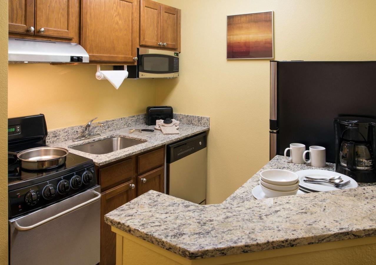 Sonesta Simply Suites Detroit Нови Экстерьер фото