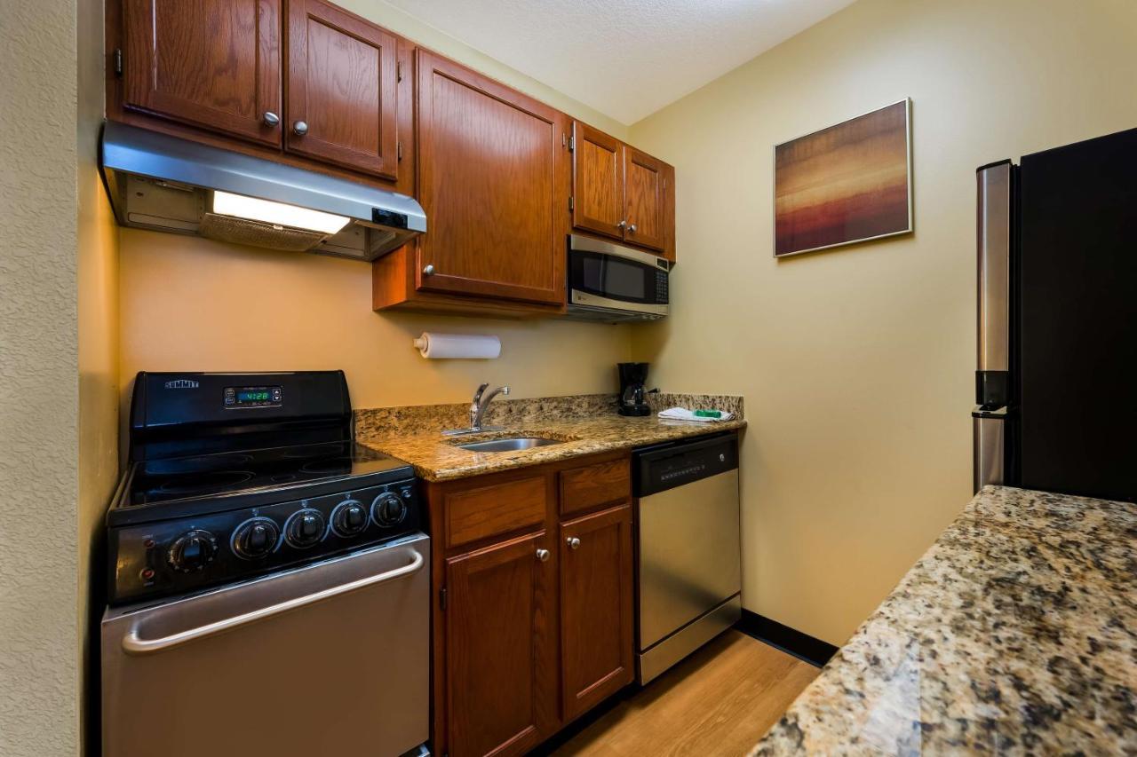 Sonesta Simply Suites Detroit Нови Экстерьер фото