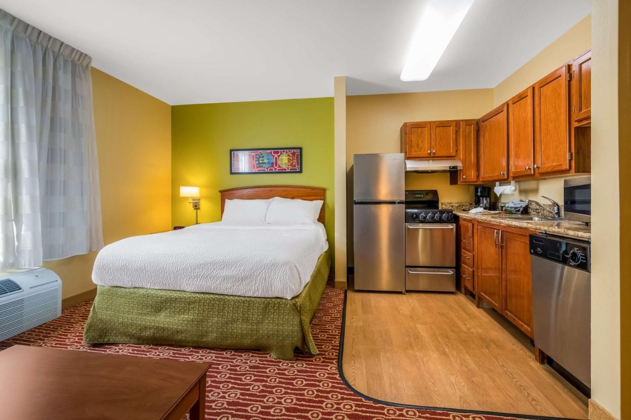 Sonesta Simply Suites Detroit Нови Экстерьер фото