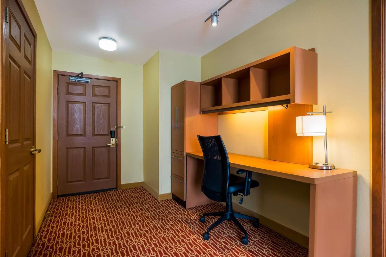 Sonesta Simply Suites Detroit Нови Экстерьер фото